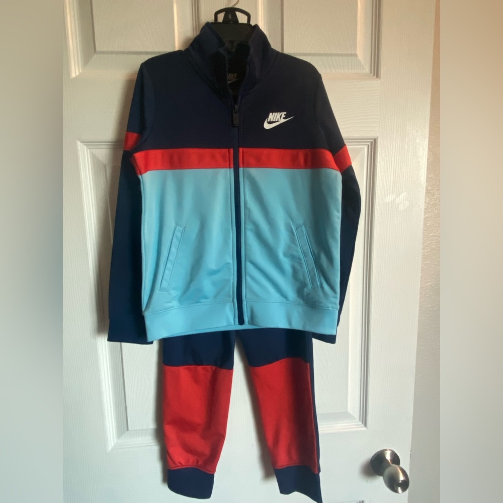 Boys Nike Sweatsuit
